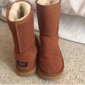 Chestnut uggs